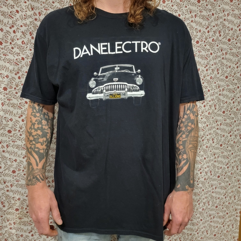DAN ELECTRO Gutairs graphic t-shirt